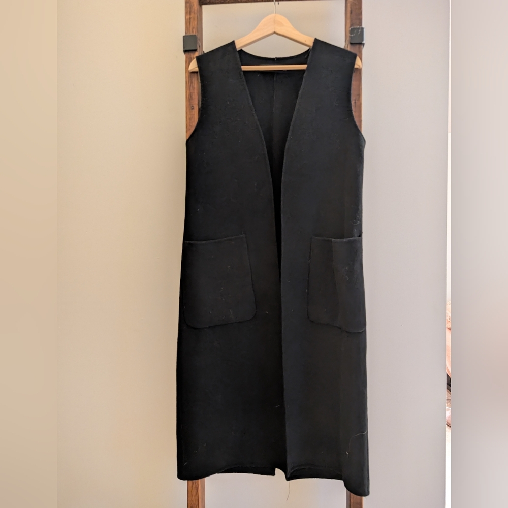 Black Sleeveless Vest with Pockets